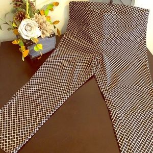 Rafaella Black/White Diamond Pattern Capris